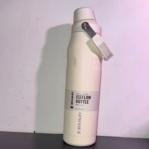 Stanley IceFlow Bottle in Elegant Cream